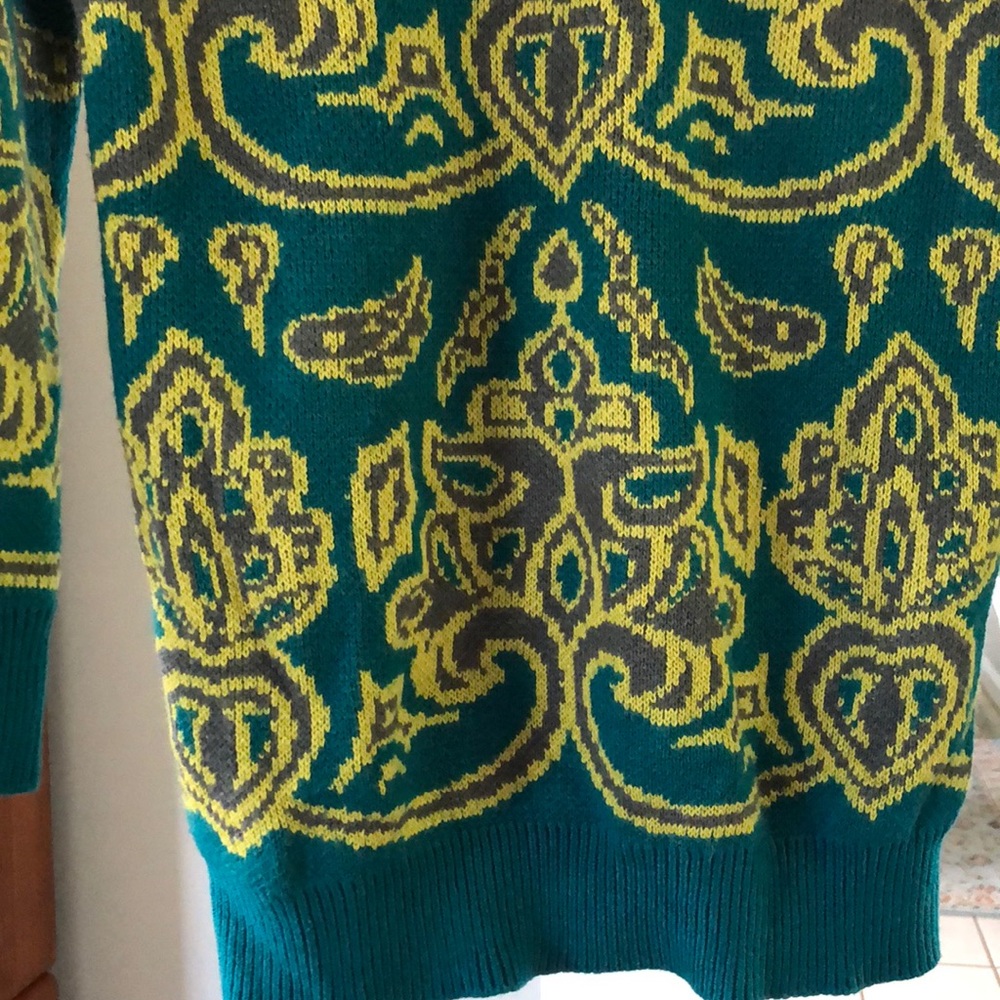 Sweater - Picture 2 of 2